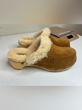 Vintage UGG Australia Kalie suede wood clogs Women’s 8 Studded Wheat Sherpa